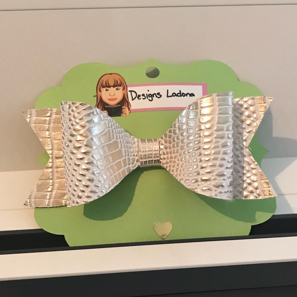 faux leather bow 6inch